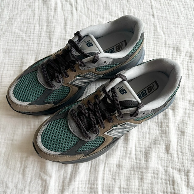 秋カラー【NewBalance（ニューバランス）】2010をセールでお得に