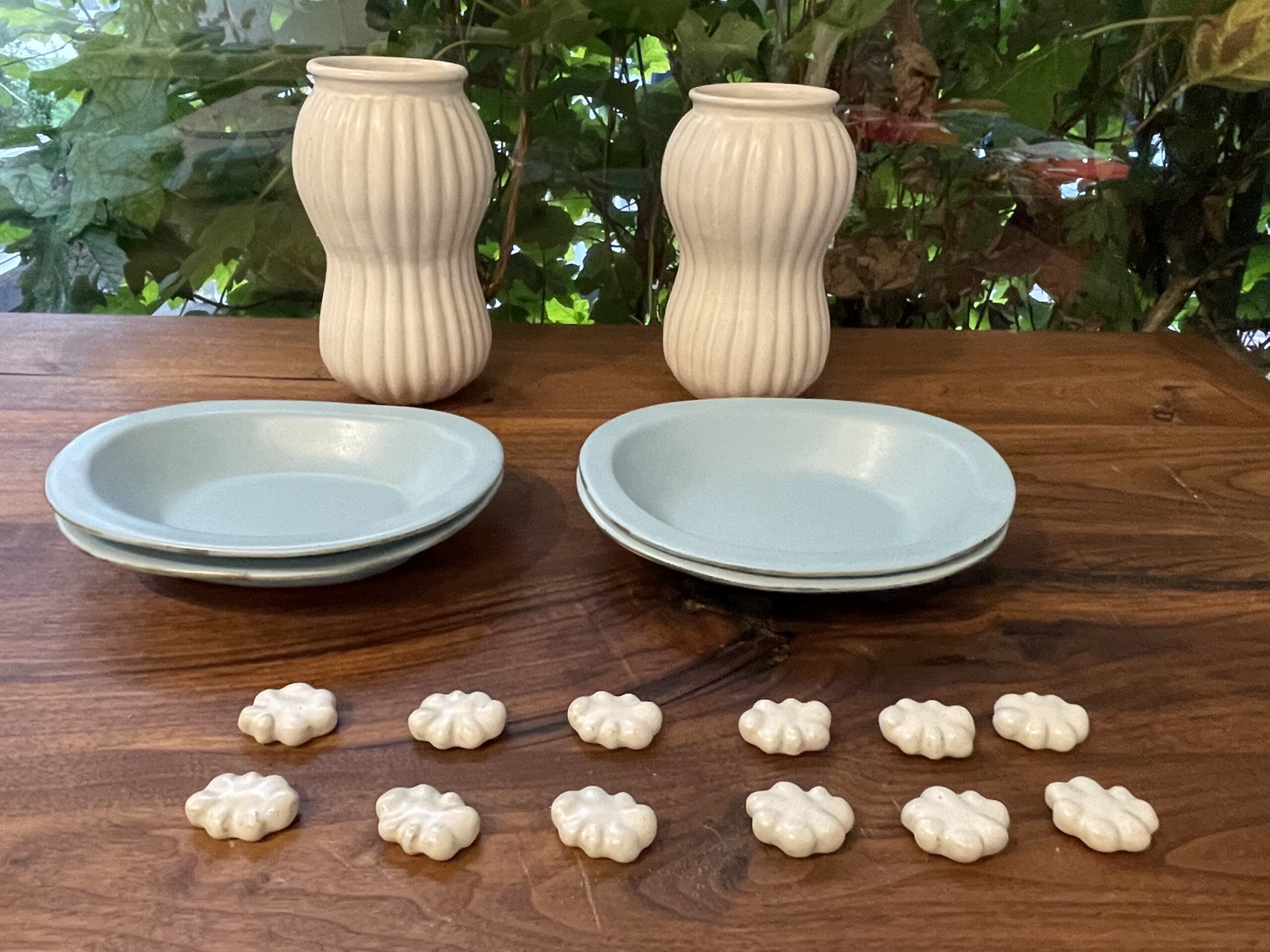 寺家ふるさと村のギャラリーJIKE HAUSで開催中の、「石岡信之　うつわ展」2025の様子【その7】