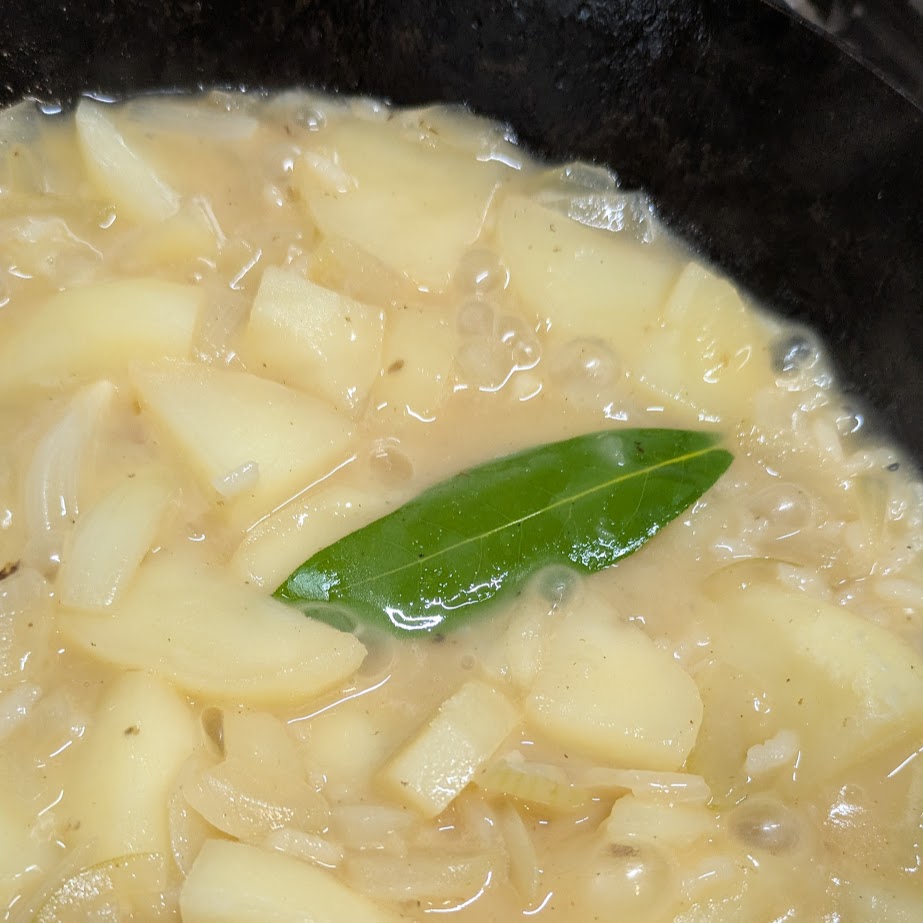 ローリエ じゃがいも スープ