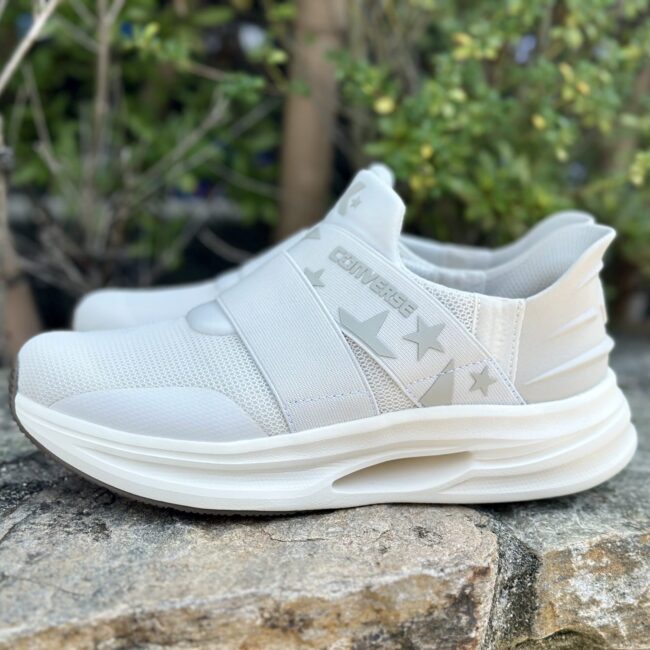 コンバースの新作ハンズフリースニーカー「CAVESTAR SLIT SLIDE XG」