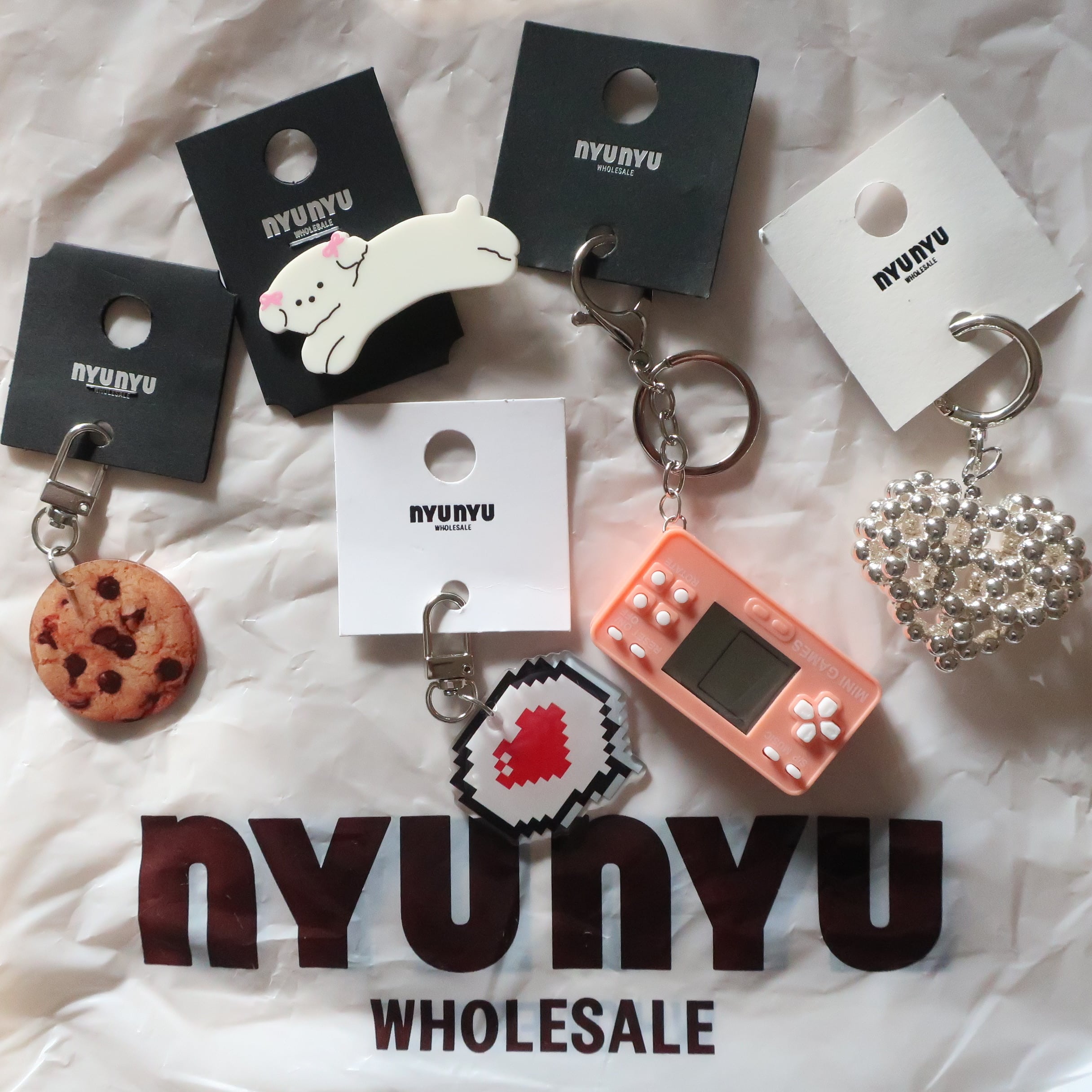 nyunyu 韓国　プチプラ　チャーム　アクセサリー　30代　40代　女子旅