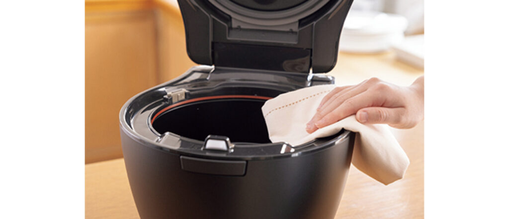 フレームがフラットで、汚れてもサッとふき取れ、お掃除ラクラク