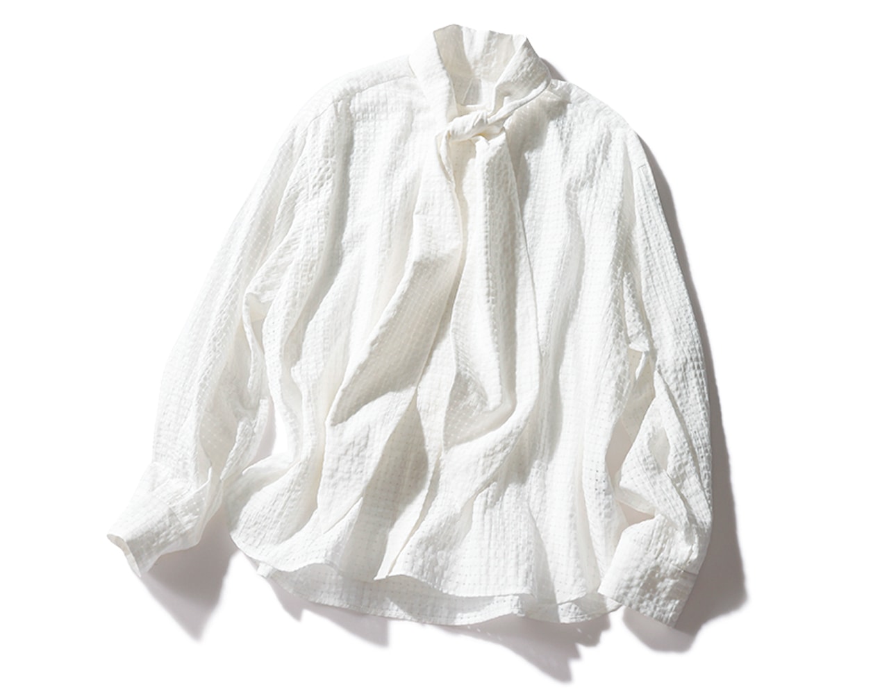 HÉLIOPÔLE（エリオポール）のボウタイブラウス　￥24200