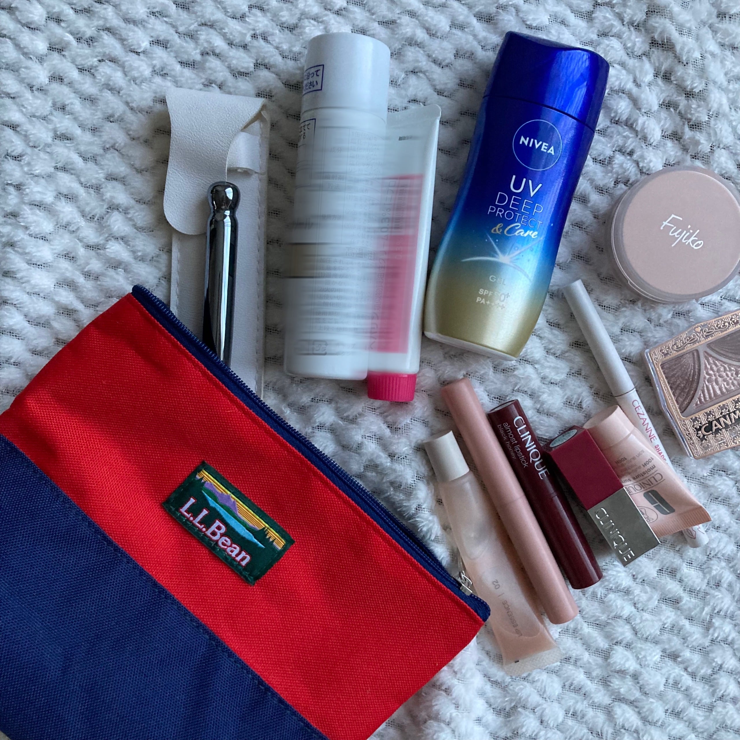 大容量のL.L.Beanバイカラーポーチ