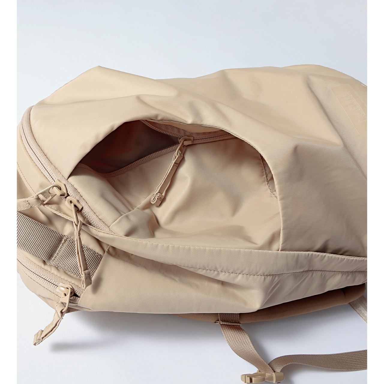 キャメルバックのリュックの中身