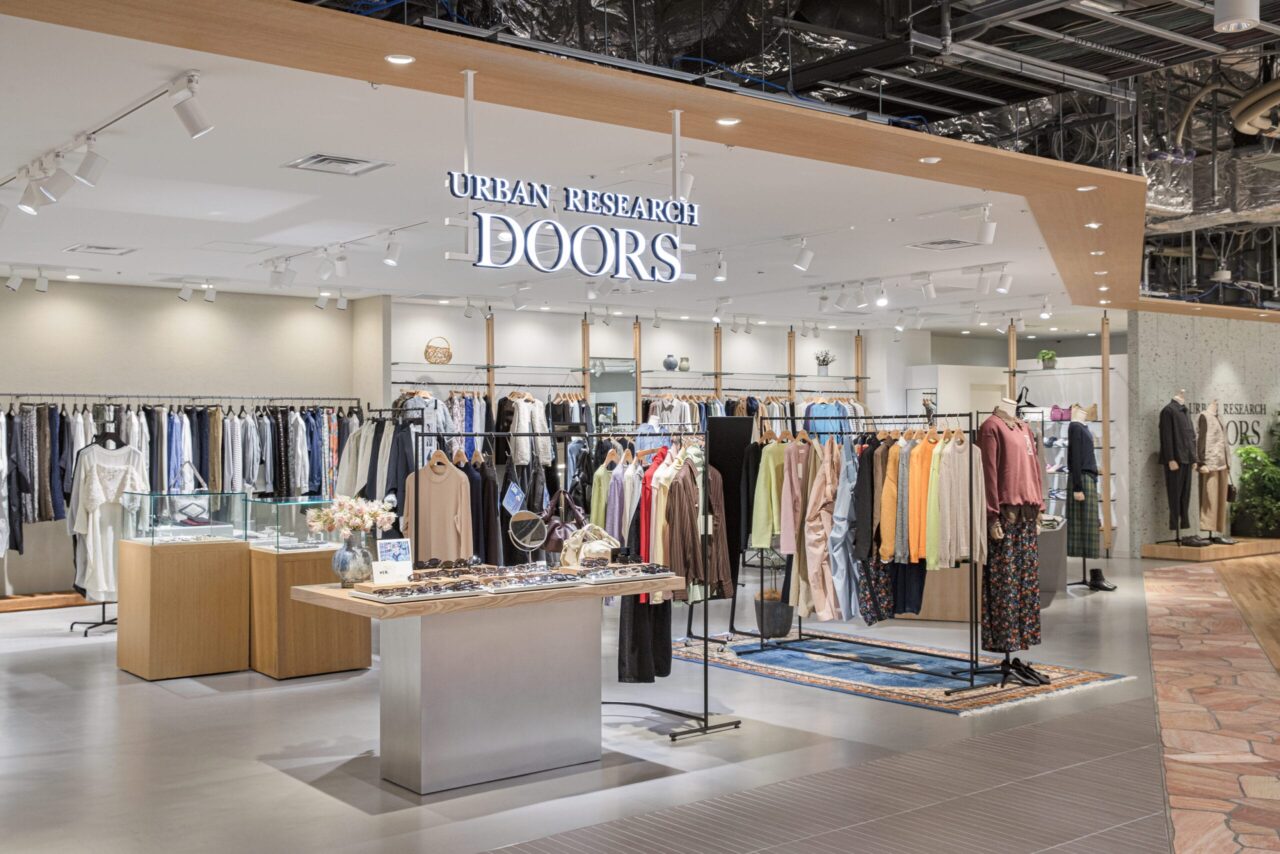 アーバンリサーチ ドアーズ ニュウマン高輪店　外観