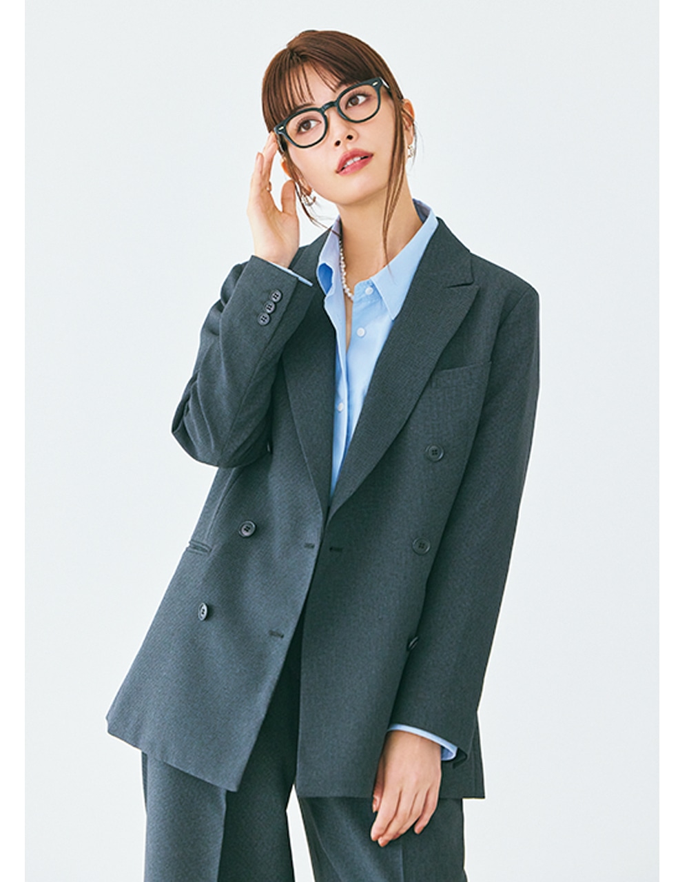 無駄のないシルエットのダブルジャケット