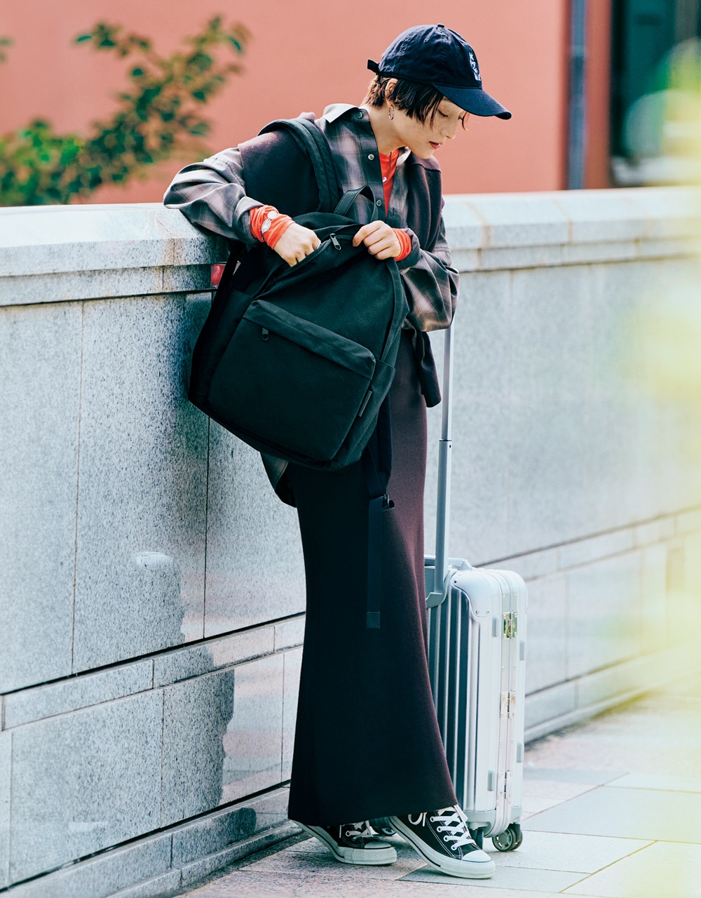 ATTITU（アティテュ）ブラックのリュック旅コーデ 高山都さん