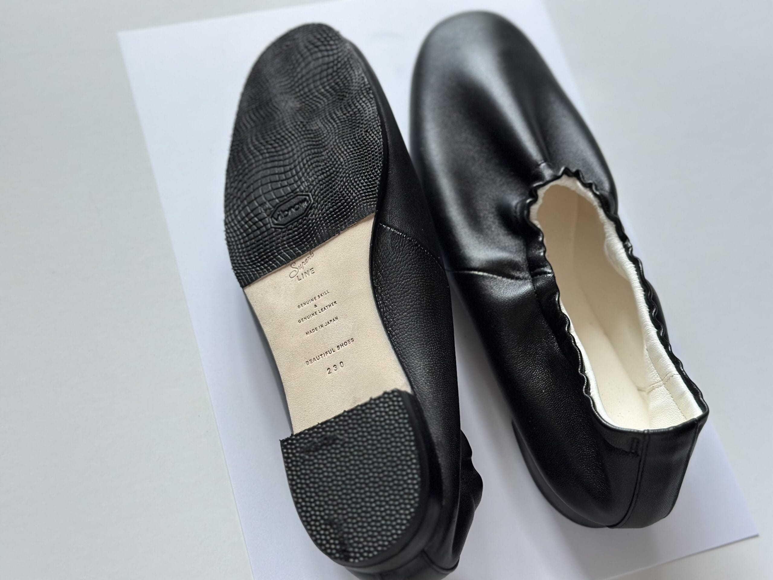 ビューティフル・シューズ　裏張り　黒フラットシューズ