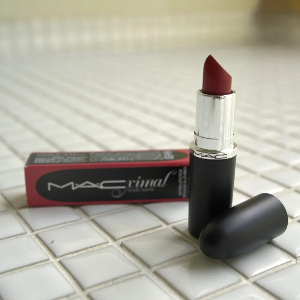 M・A・C「マキシマル スリーク サテン リップスティック 831 ブレイブレッド」