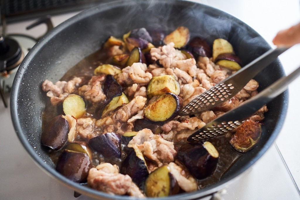 榎本美沙さん　なすと豚肉の甘酢炒め