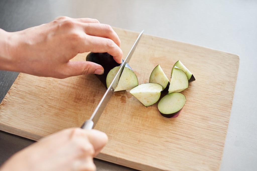 榎本美沙さん　なすと豚肉の甘酢炒め