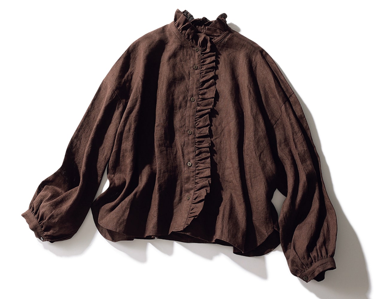 蛯原友里着用　デパリエ　フリル　ブラウス　ブラック フリル衿ブラウス5選】ブラックデニム＆サロペット＋かごバッグ