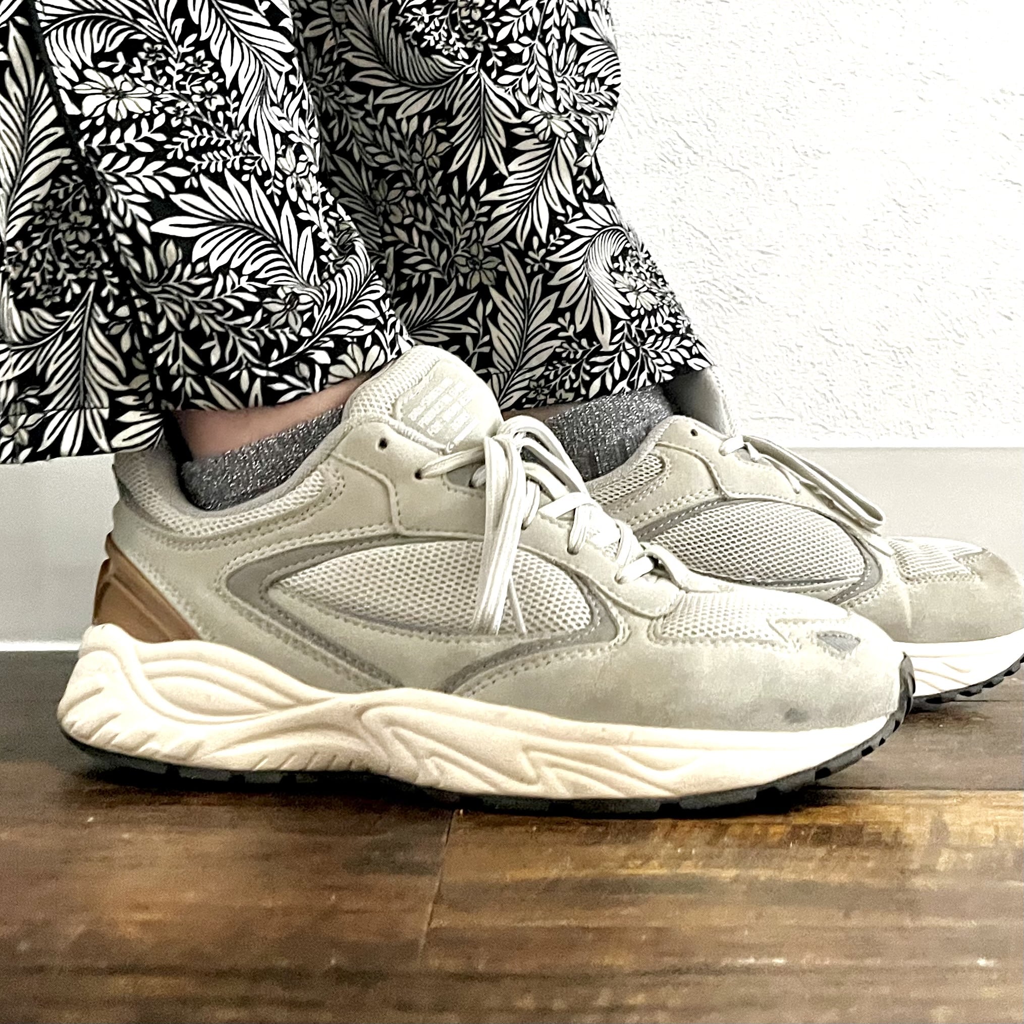 靴　スニーカー