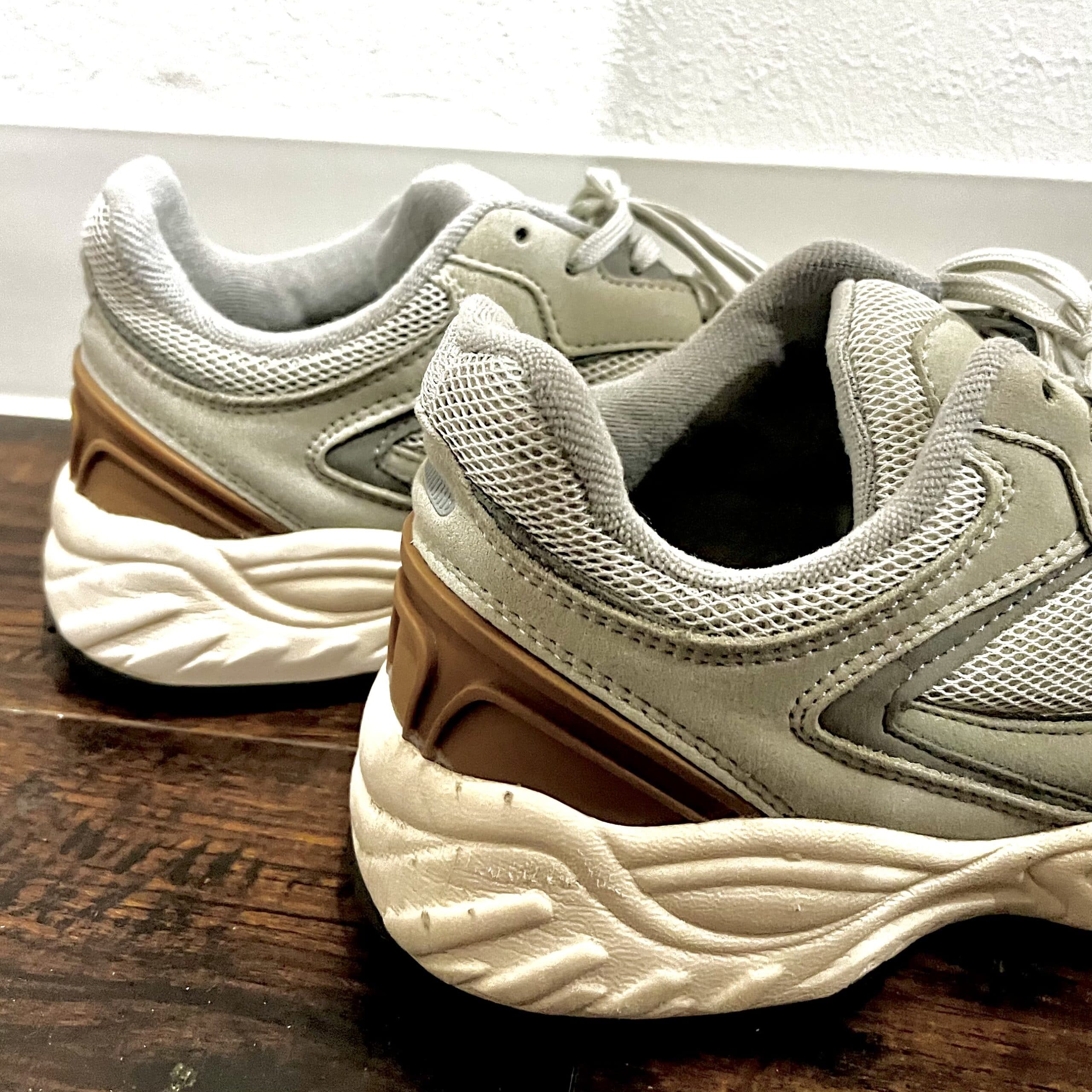 靴　スニーカー