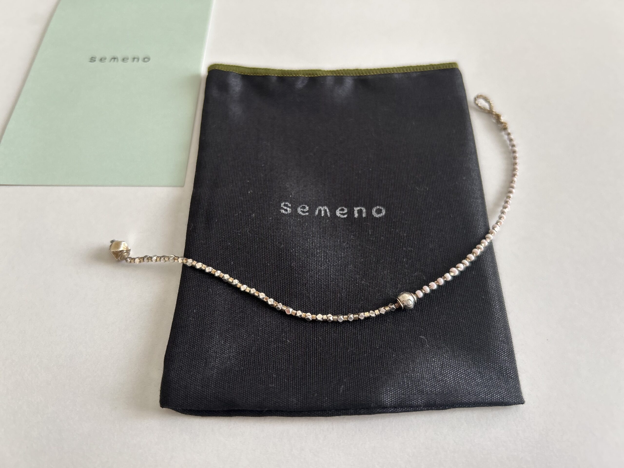 40代後半女性のアンティークカジュアルブレスレット