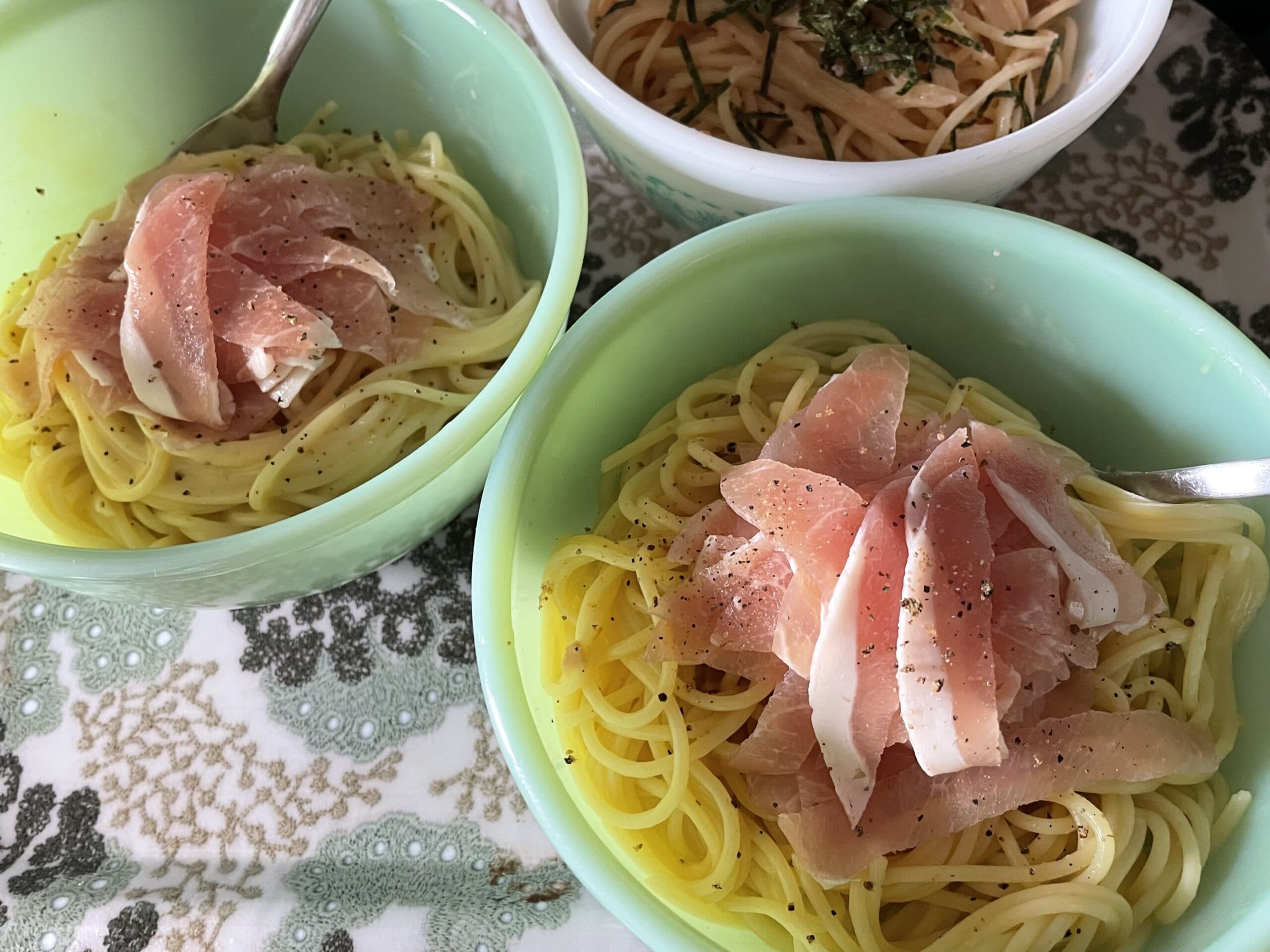 長谷川あかりさんのレシピで作ってみた「フライパンいらずカルボナーラ」、写真1