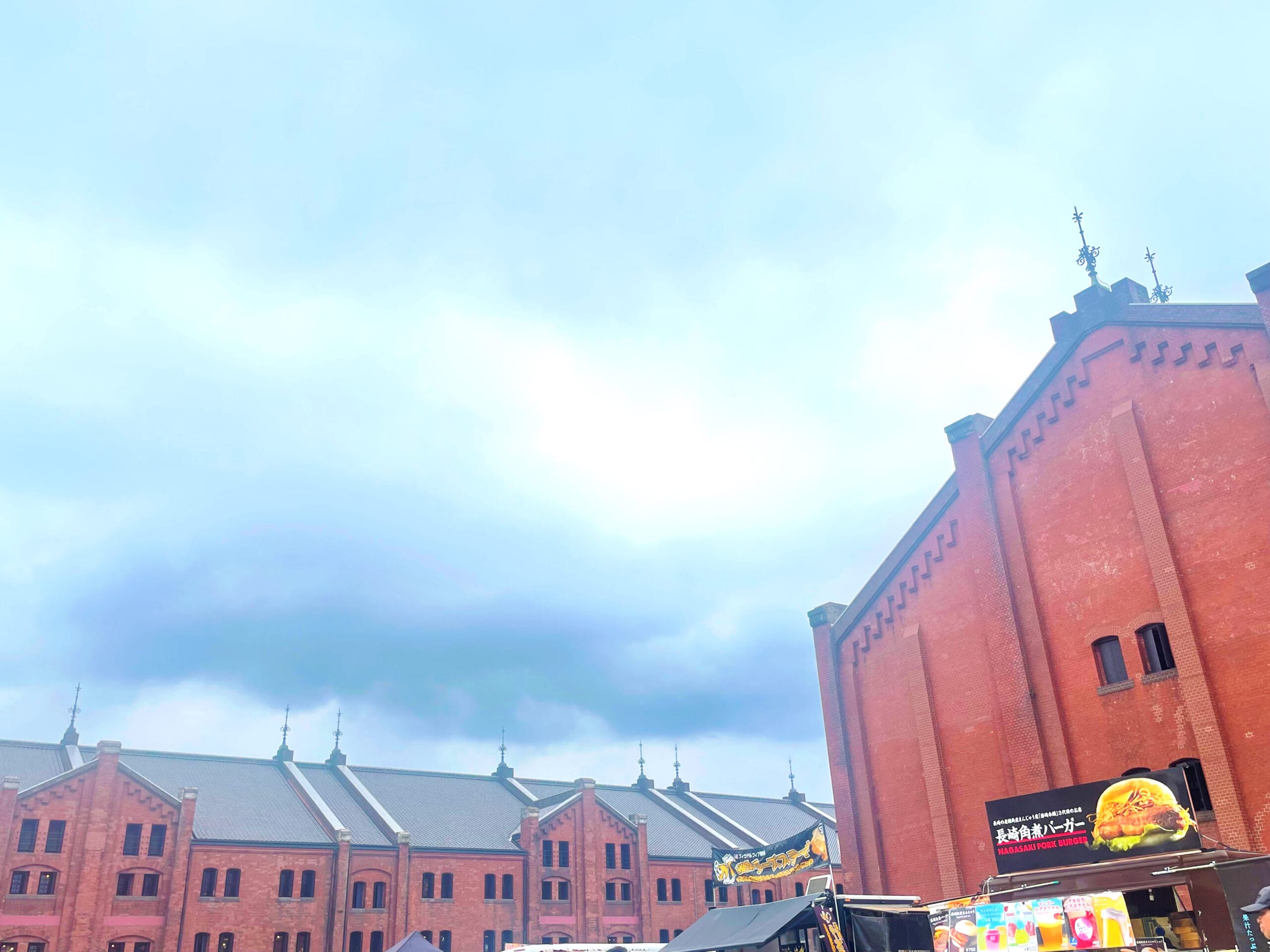 横浜赤レンガ倉庫で開催されたハンバーガーフェス2025の写真【その1】