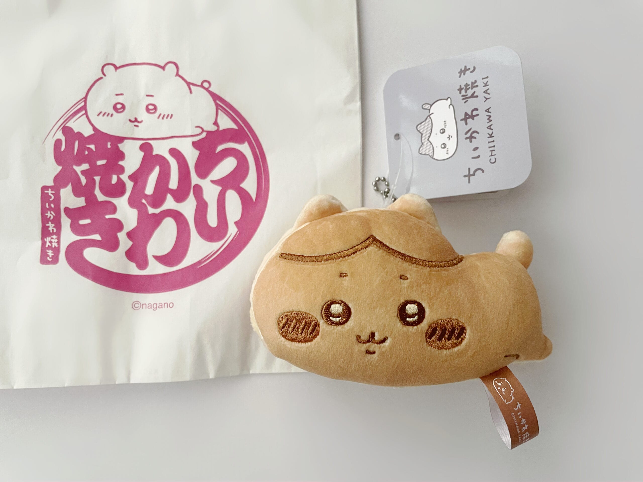 ハチワレのちいかわ焼きのキーホルダー。