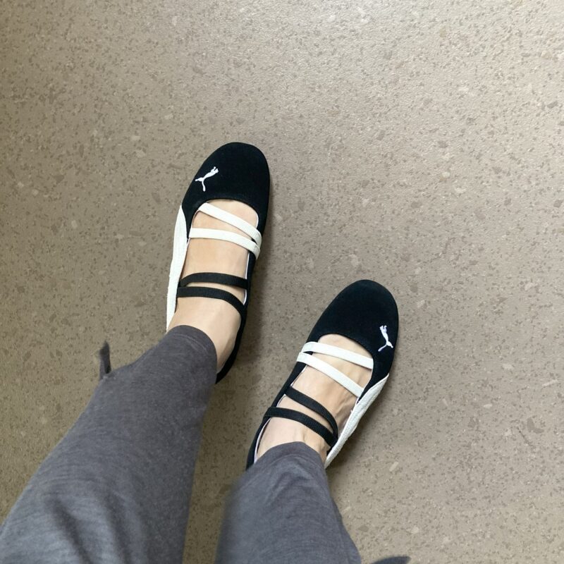 わたし、スニーカー持っていないんです」 | LEE