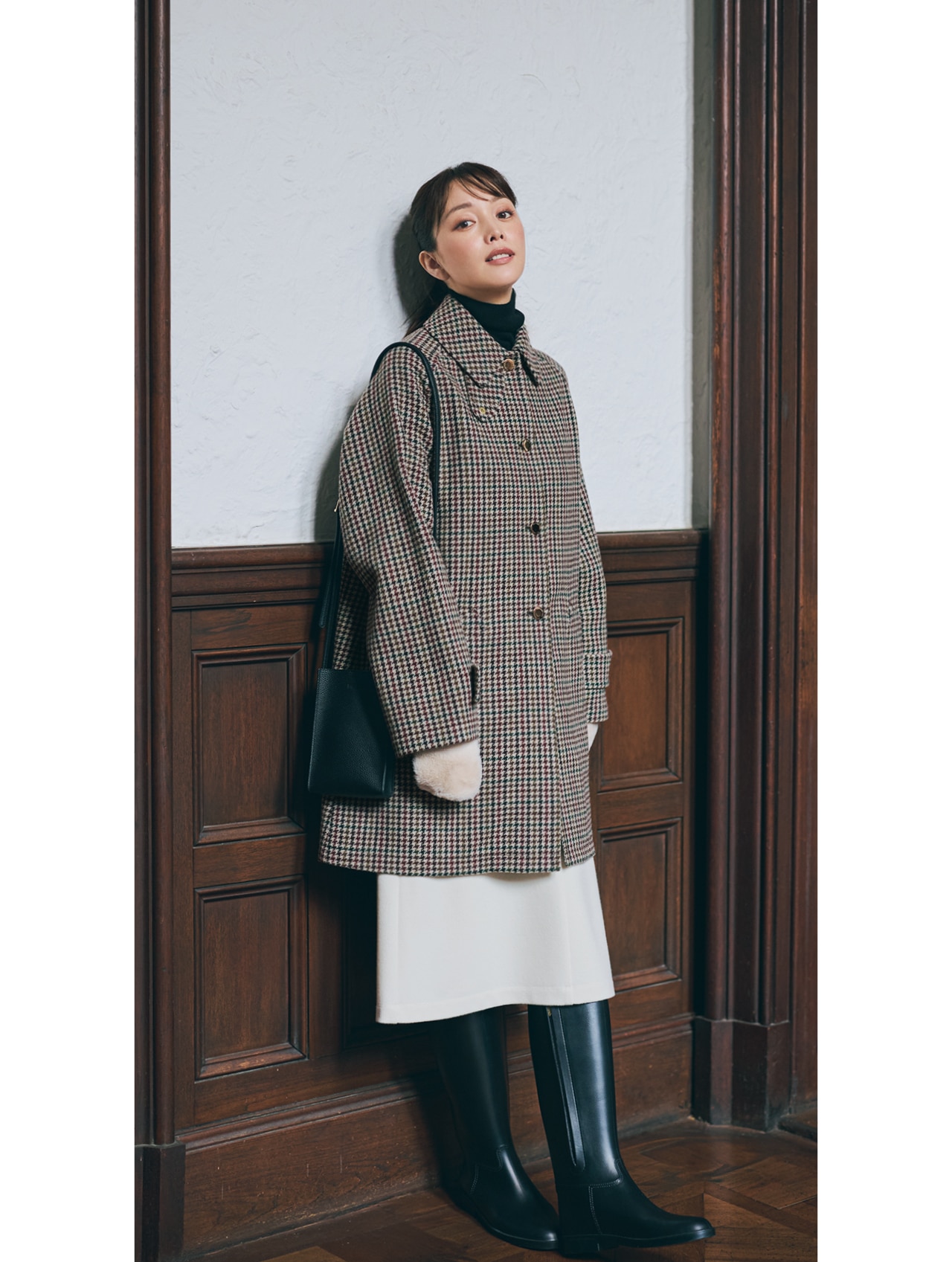 蛯原友里さんのマッキントッシュ フィロソフィー WELBURY（ウェルベリー）ヒートツイード製のチェック柄のコーデ