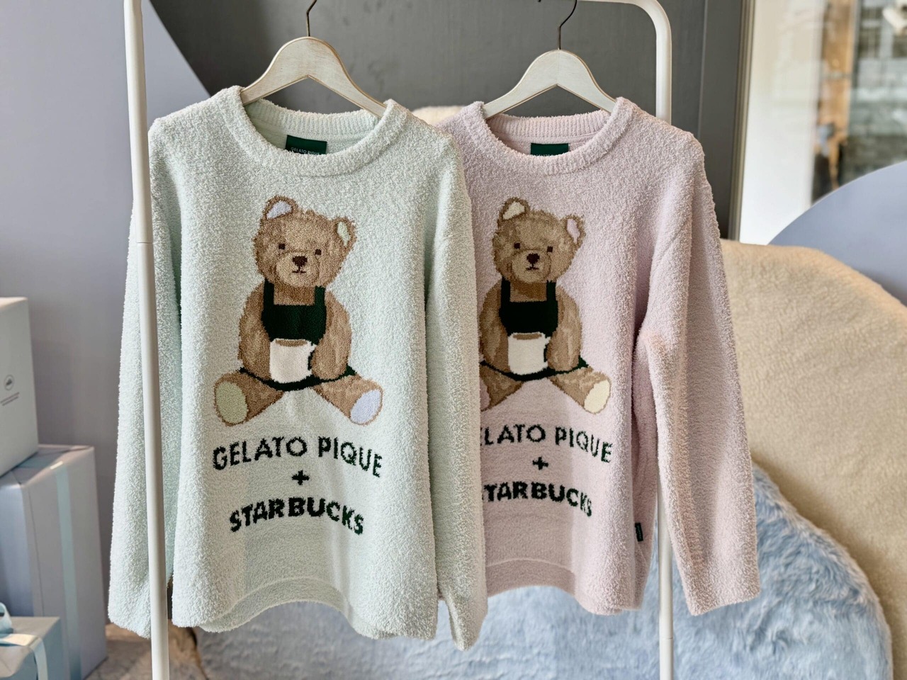 スタバ、ジェラピケコラボ「gelato pique パウダーベアジャガードプルオーバー ミントグリーン/オフホワイト/ソフトピンク」各¥10,500