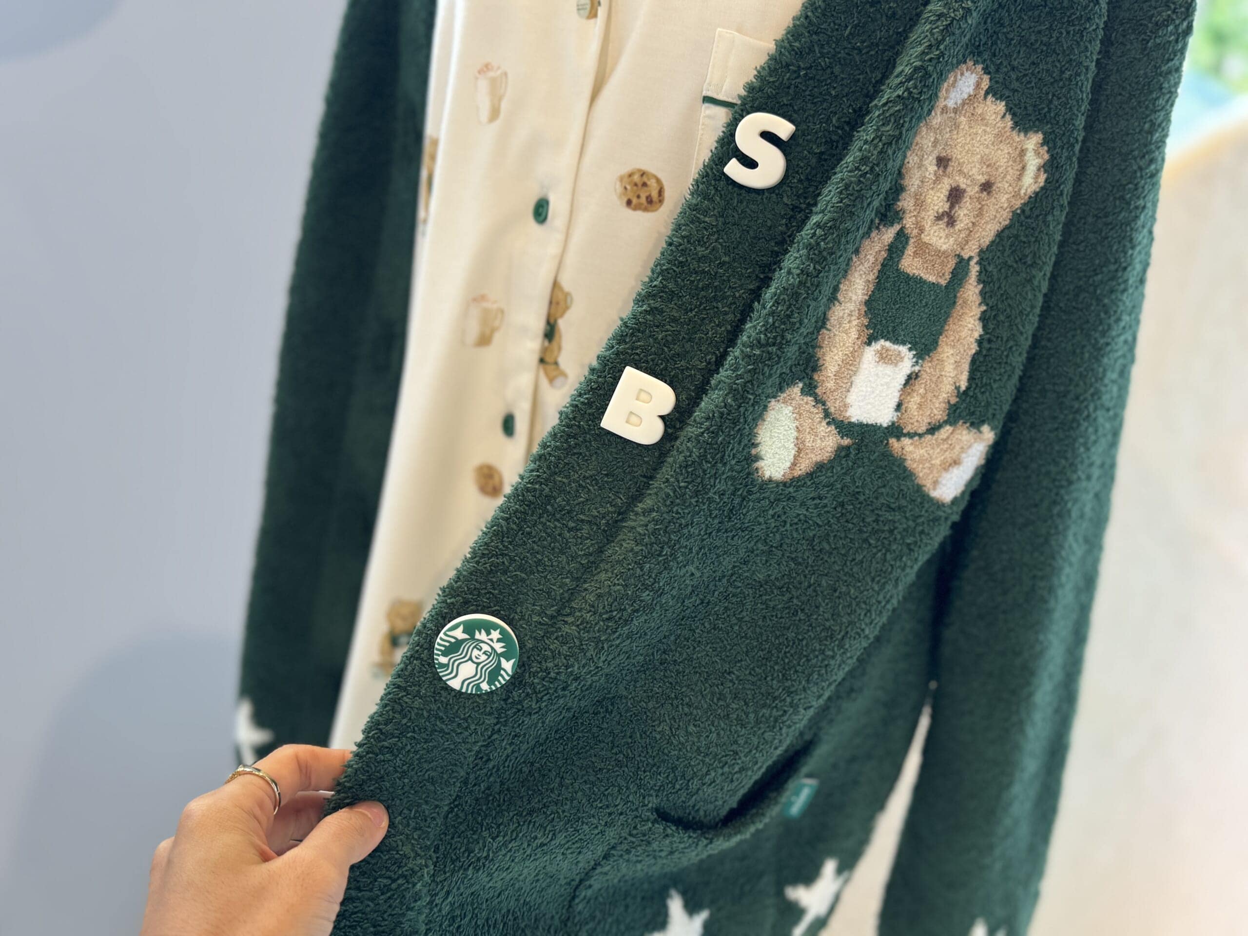 スタバ、ジェラピケコラボボタン「gelato pique パウダースタージャガードカーディガン グリーン」¥15,000
