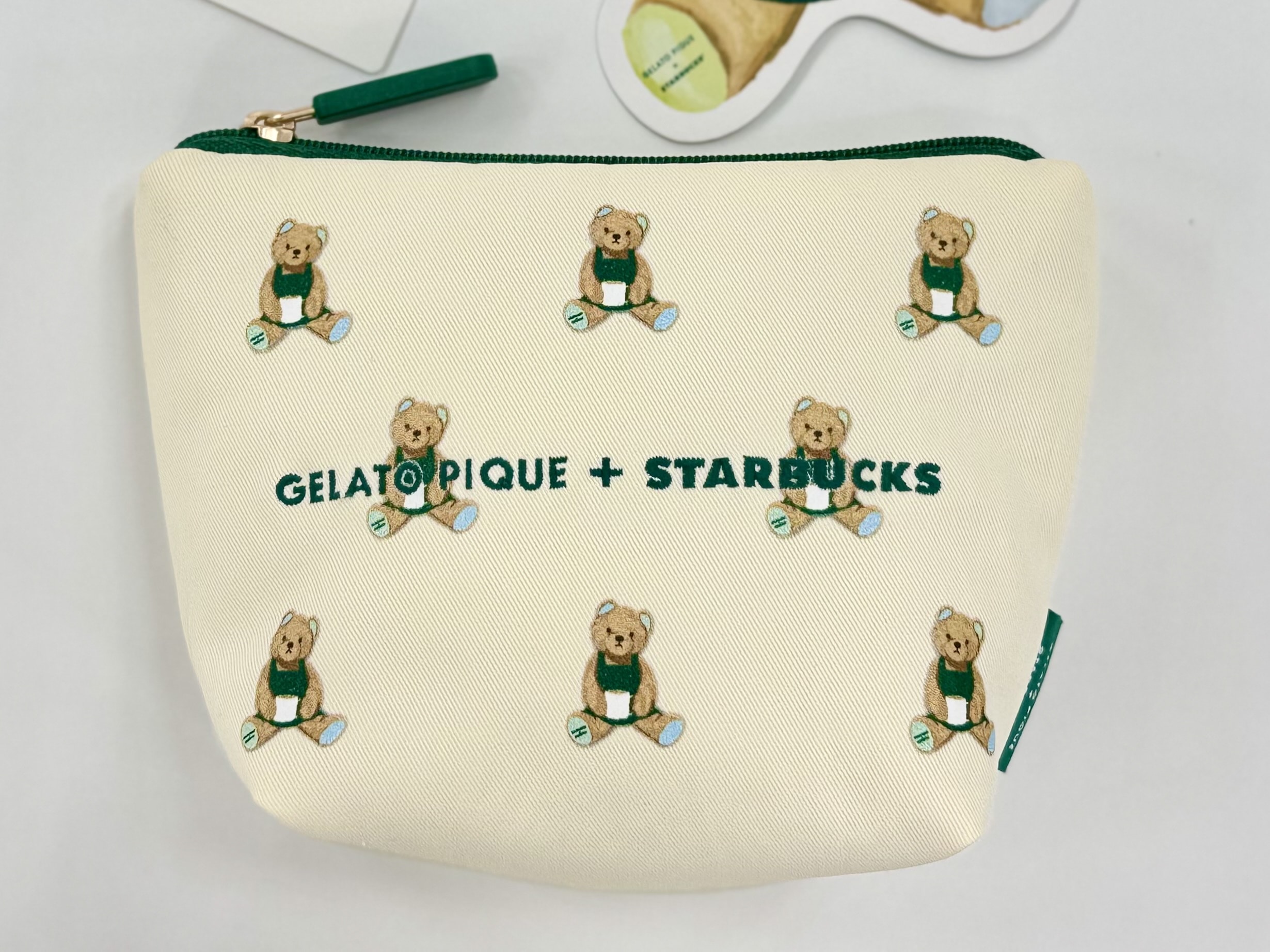 スタバ、ジェラピケコラボ「gelato pique ベア柄ポーチ アイボリー」