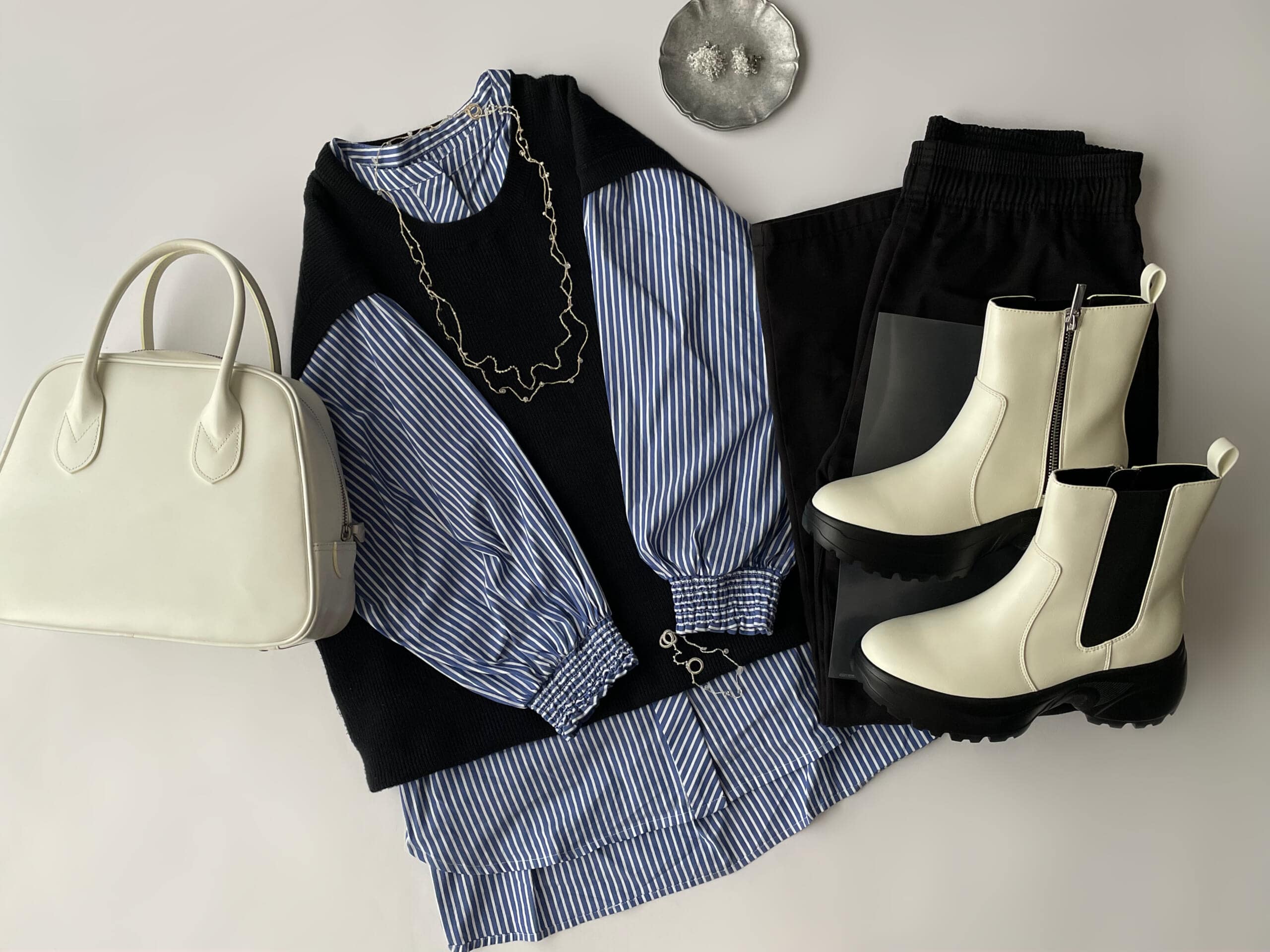 LEE×スタイリスト高橋美帆さん×ABCマートのコラボのサイドゴアショートブーツ(WHITE)を合わせたコーデ、フラットレイ画像【その6】