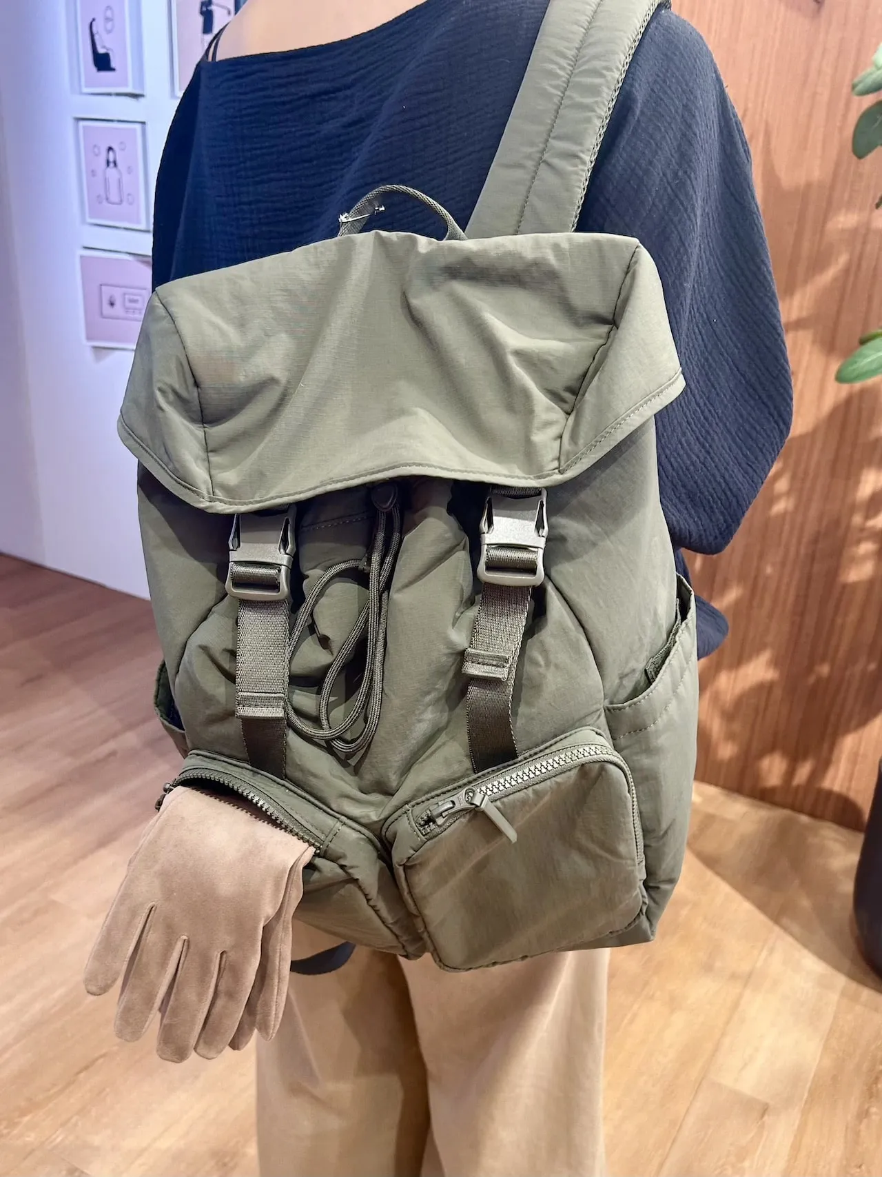 ユニクロ「マルチポケットバックパック」のコーデ