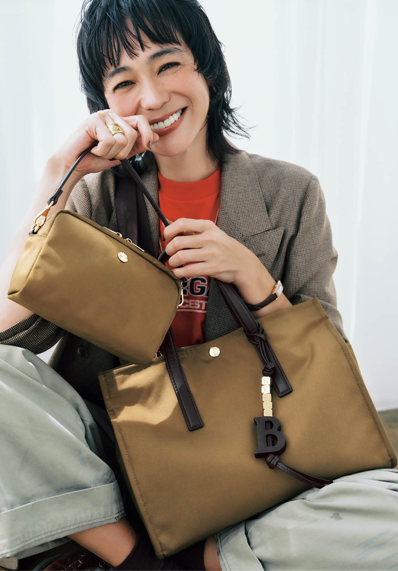 竹下玲奈さんとBreath TOPKAPIの撥水 マルチway スクエア A4 トートバッグコーデ