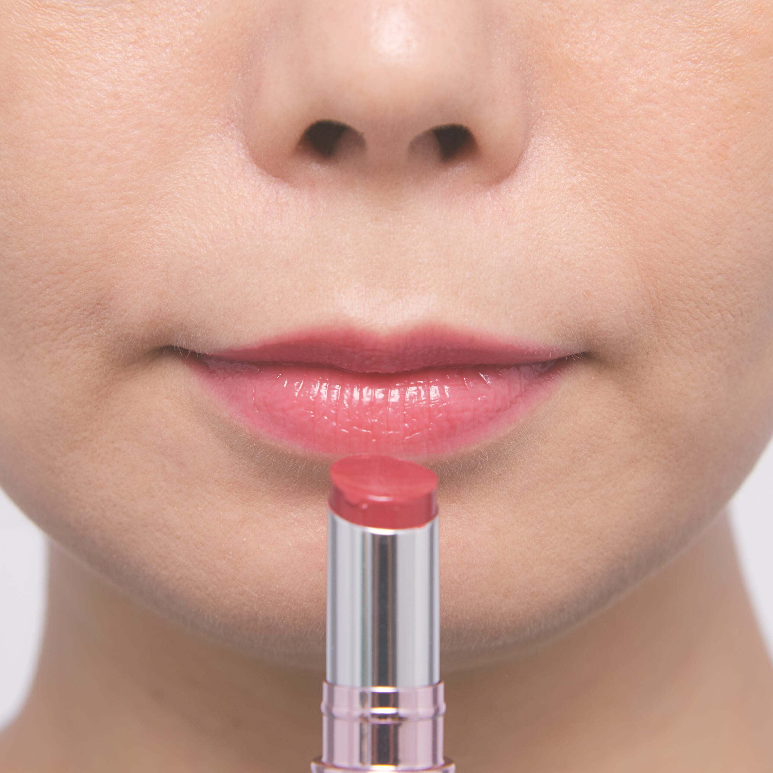 可憐で明るい青みピンクの【01：ライチペシェ】