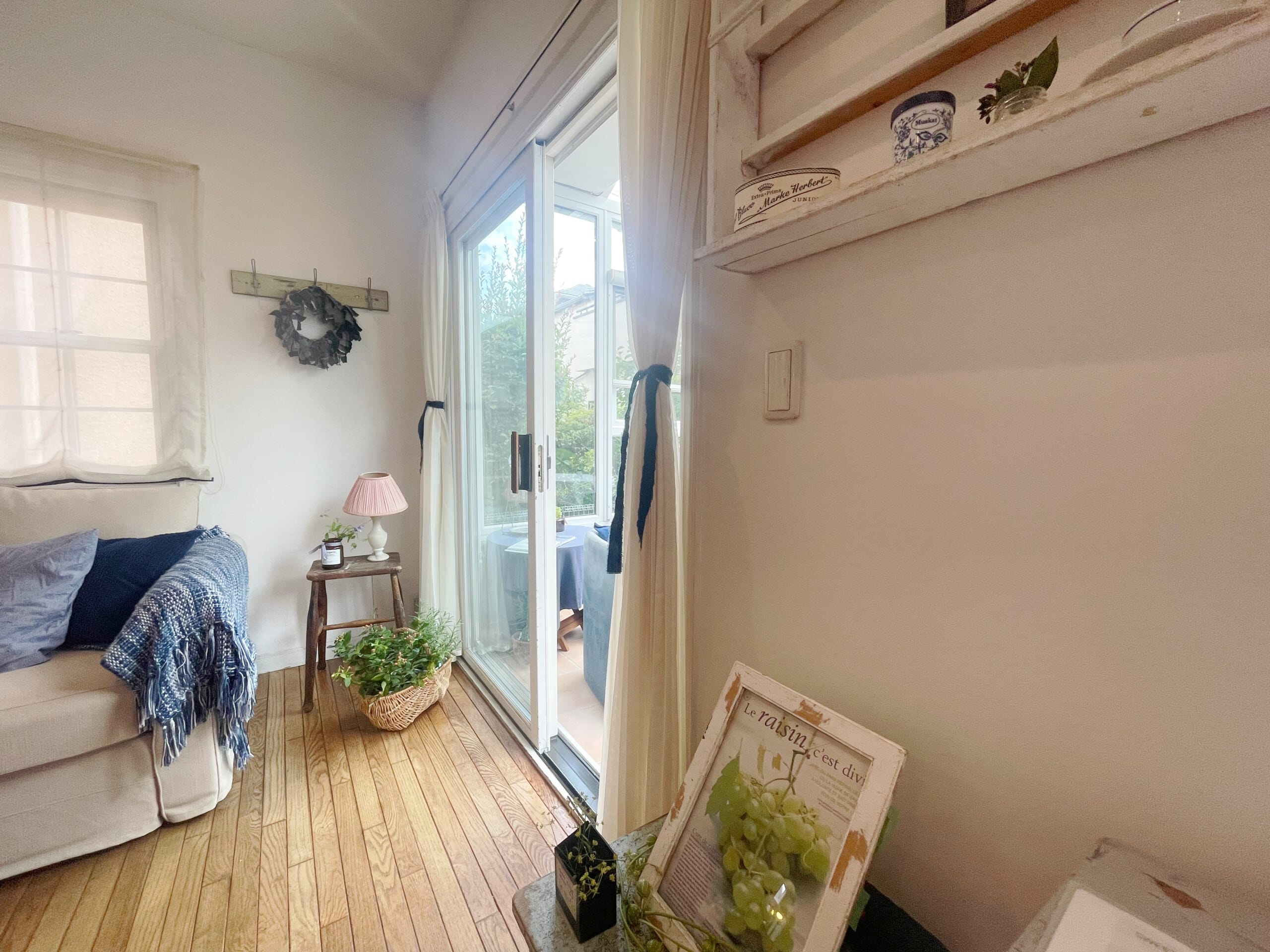 カフェネイビーの内装。