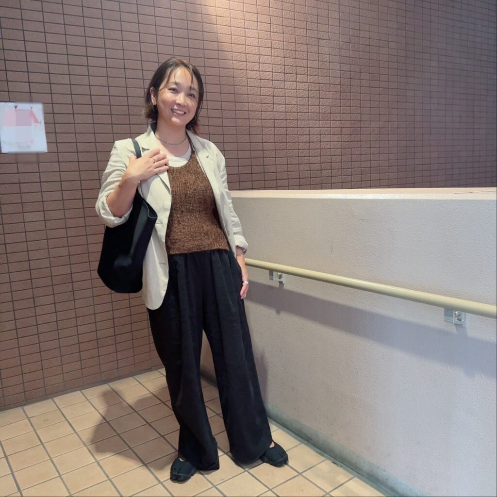 徳永千夏さん着用
EMOELLEのシャツジャケット