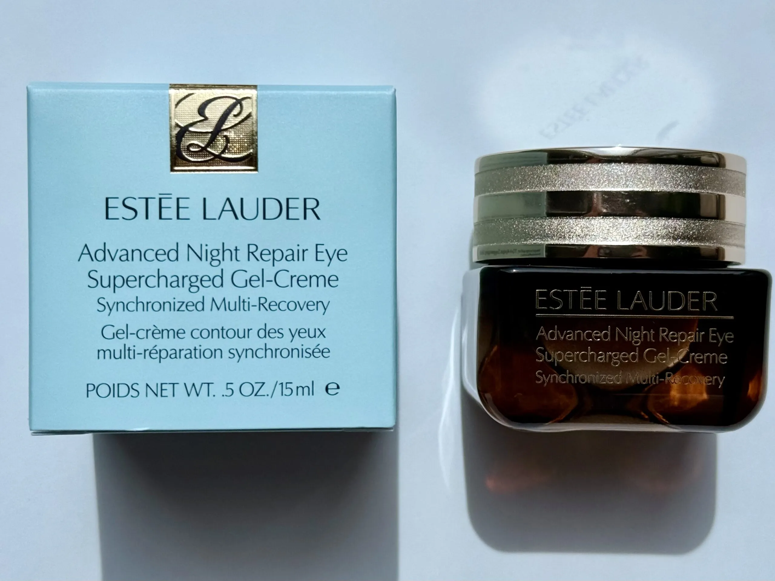 エスティローダー「アドバンス ナイト リペア アイ ジェル SMR コンプレックス」外箱と商品