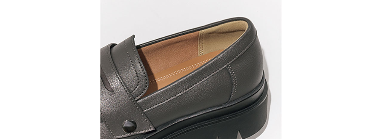 ふんわり柔らかいライニング＆インソール