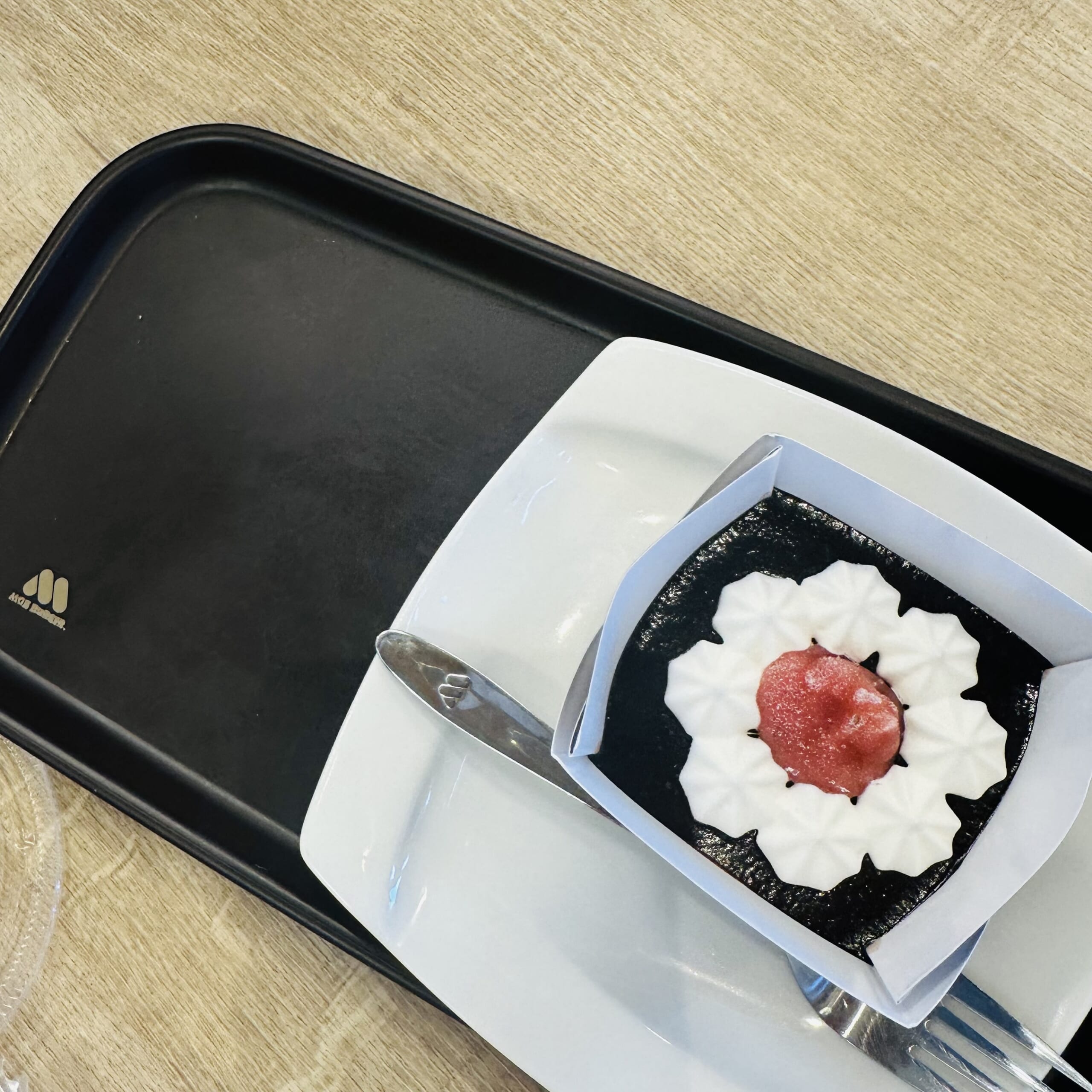 モスバーガー アイスドルチェ カップ ショコラ風ムースケーキ