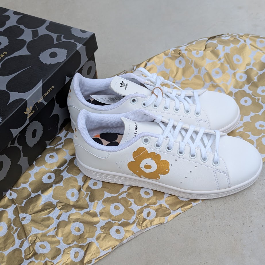 LEE100コポ　マリメッコ　adidas　スニーカー