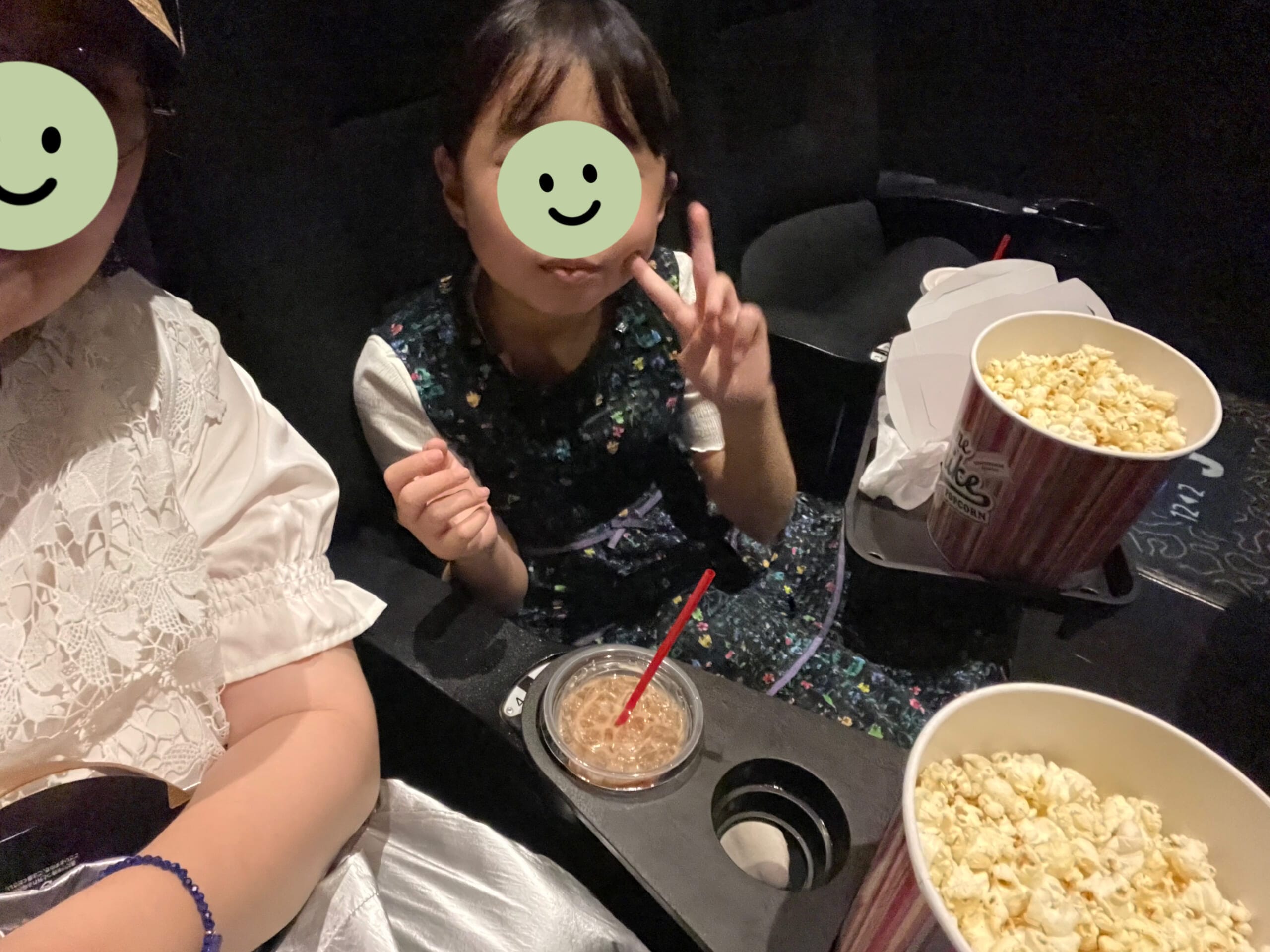 映画館でブラックペッパーポップコーン
