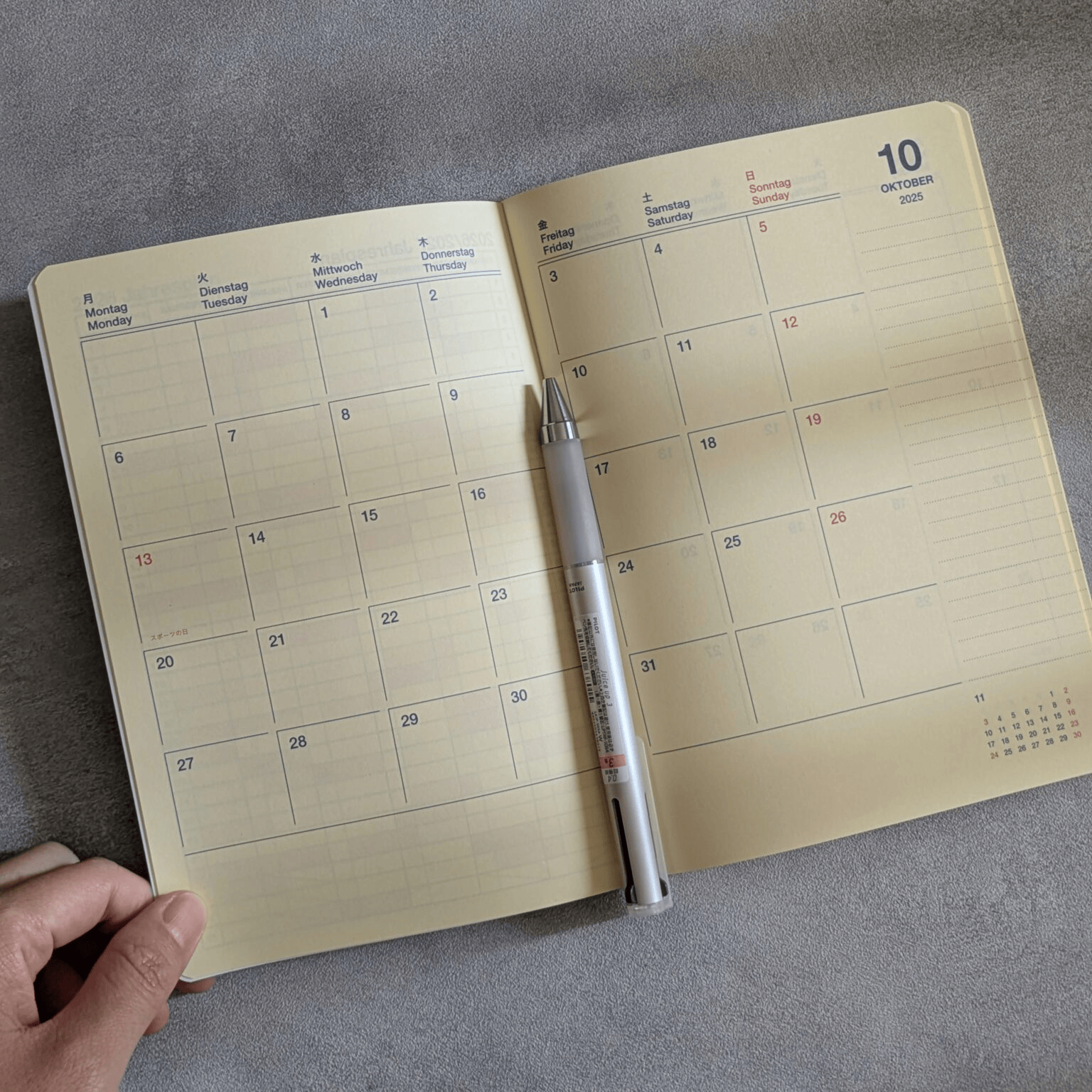 Rollbahn「手帳 2026／ ロルバーンノートダイアリー ポニー B6」マンスリーページ