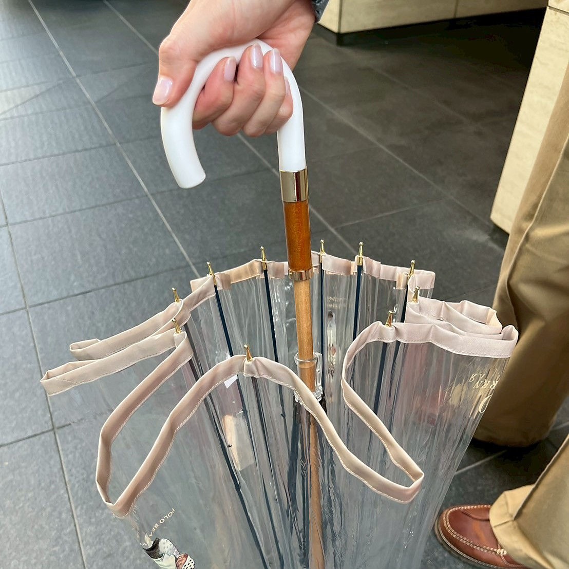 ポロベア　ビニル傘　ベージュ　傘の柄の部分