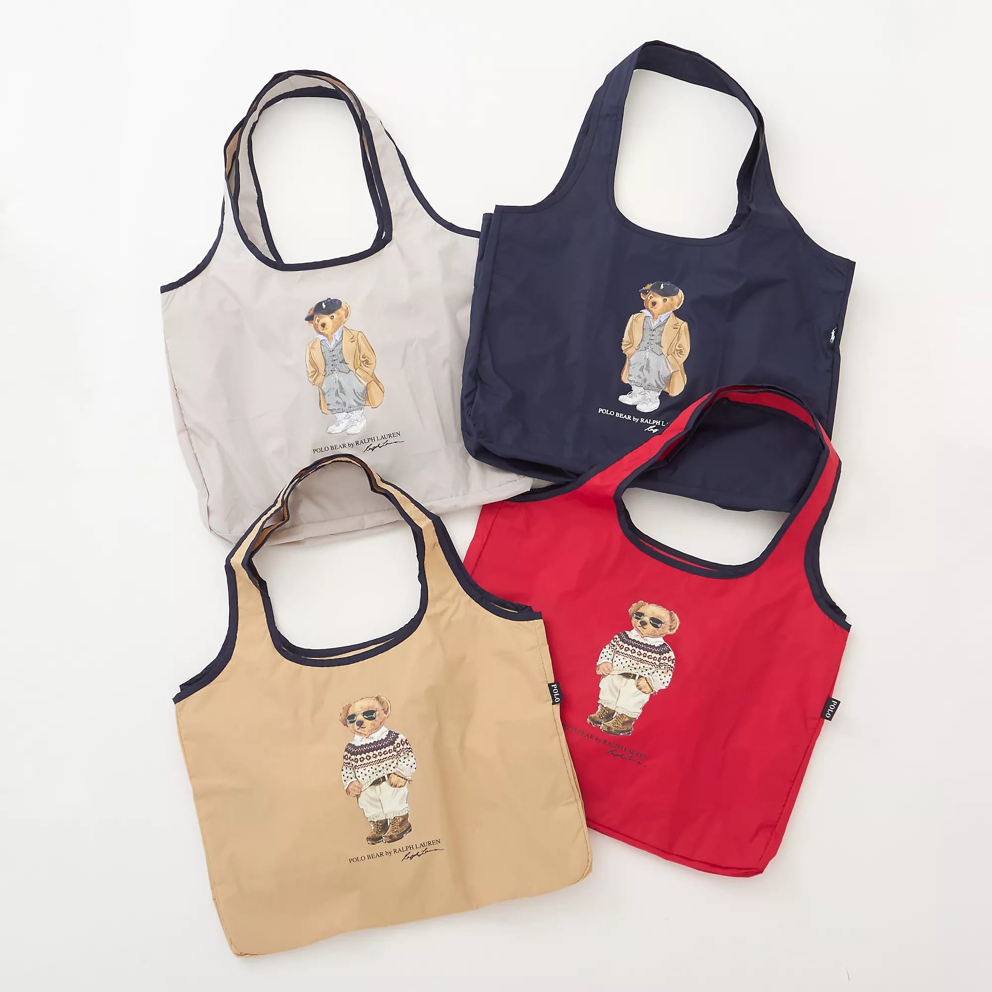 POLO RALPH LAUREN
ポケッタブルレインバッグSEASON BEAR
￥4,400　2柄4色　ネイビー、グレー、ベージュ、レッド