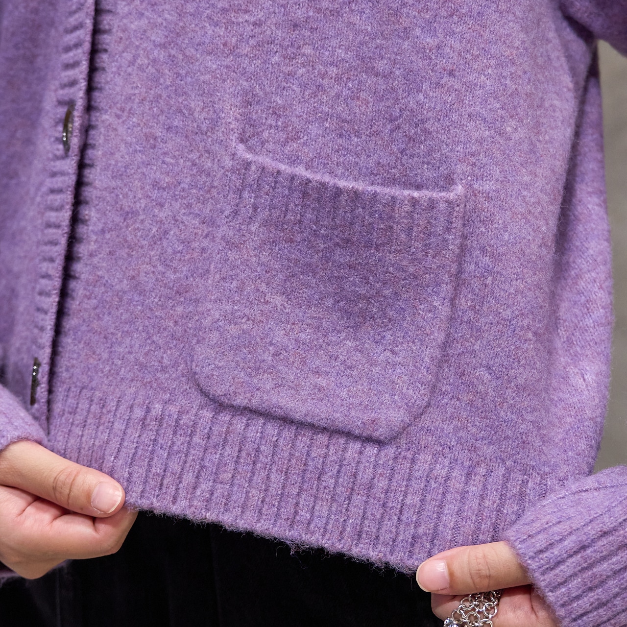 ユニクロのスフレヤーンショートカーディガンの素材感