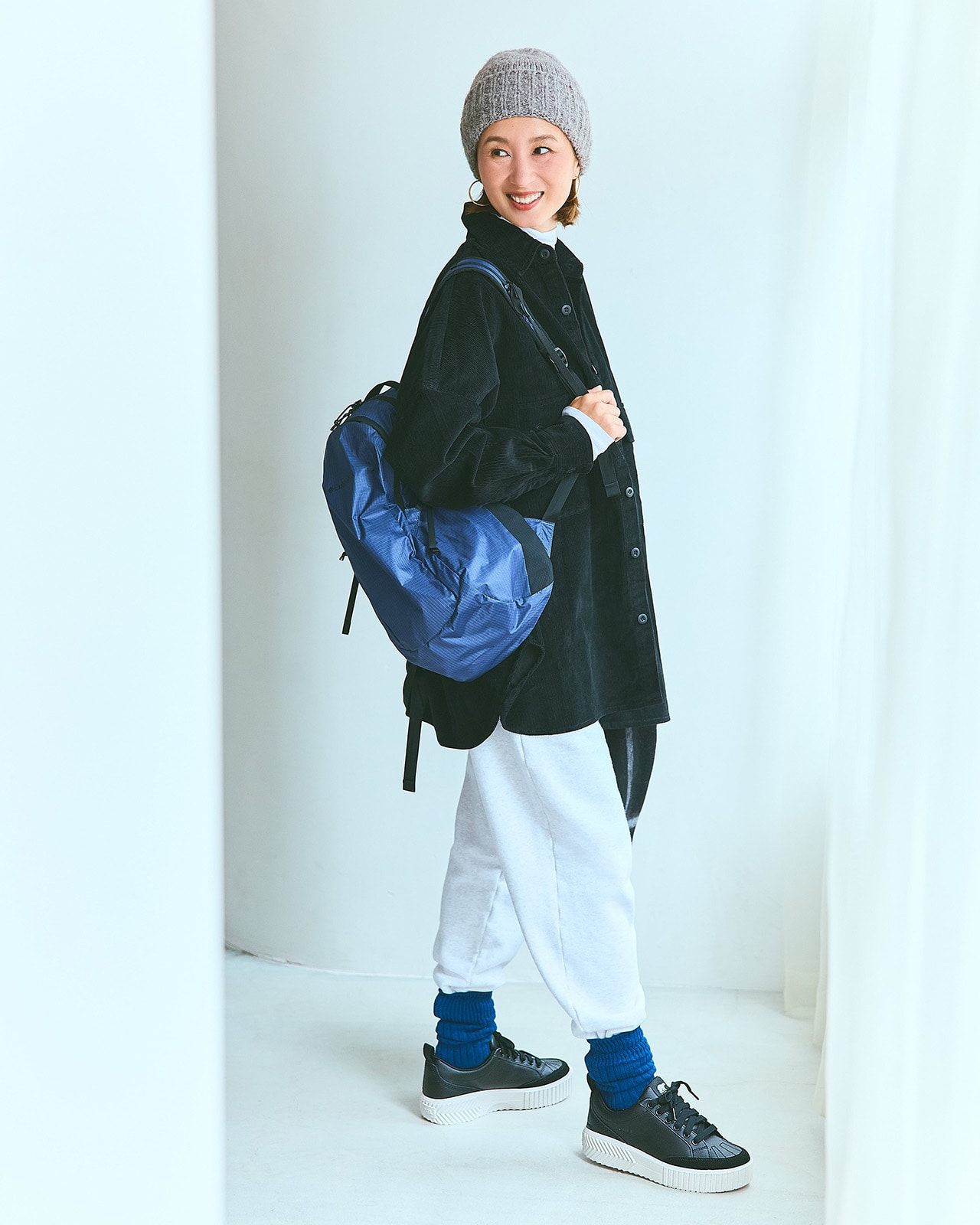 ソレル「オーエヌエーアベニューロウスニーカー」のパンツコーデ