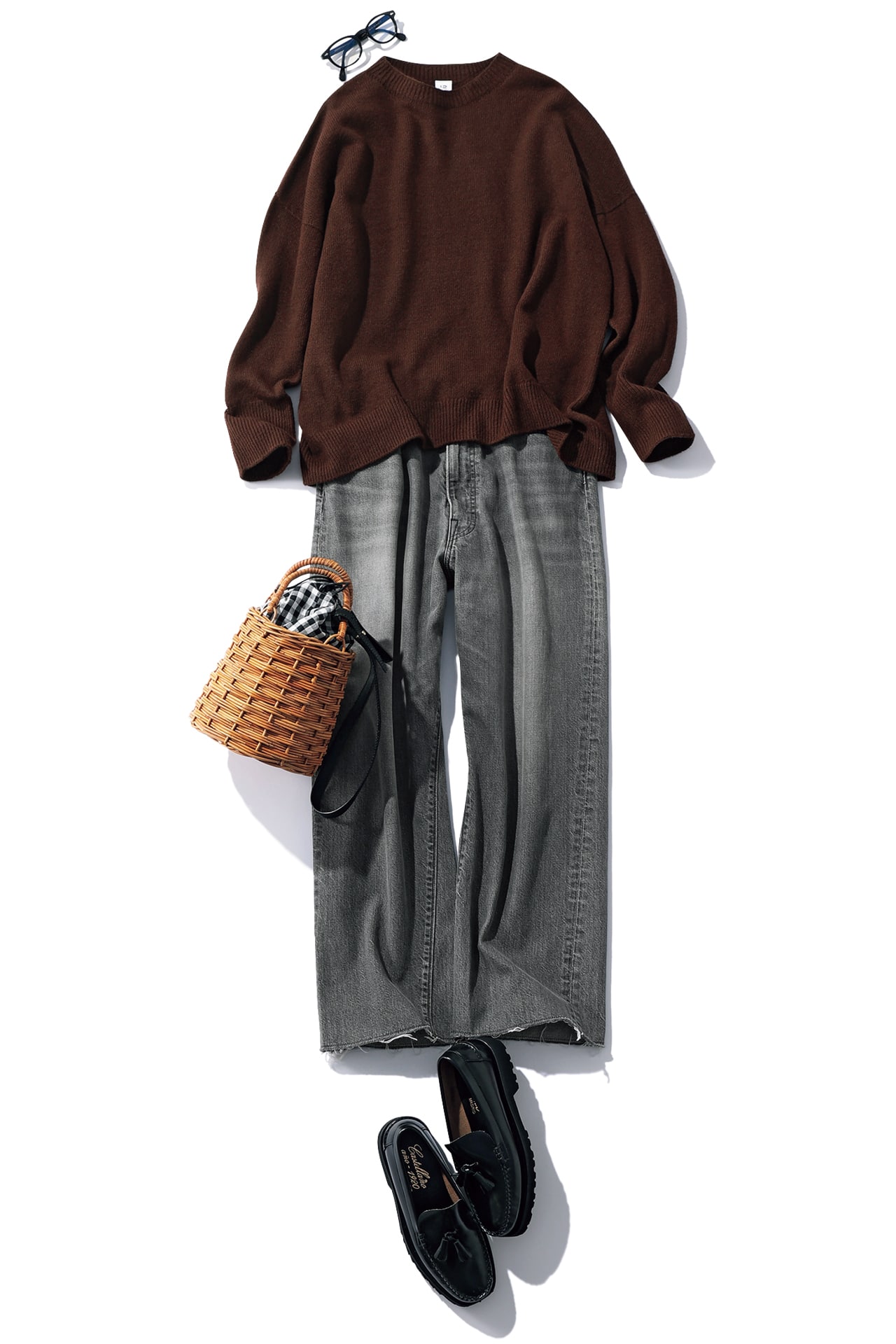 LEE限定 12closet（トゥエルブクローゼット）【洗える】【福田麻琴さんコラボ】クルーネックホールガーメントニットとLEE限定 RED CARD TOKYO（レッドカード トーキョー）【洗える】【福田麻琴さんコラボ】Crepe Denimのコーデ