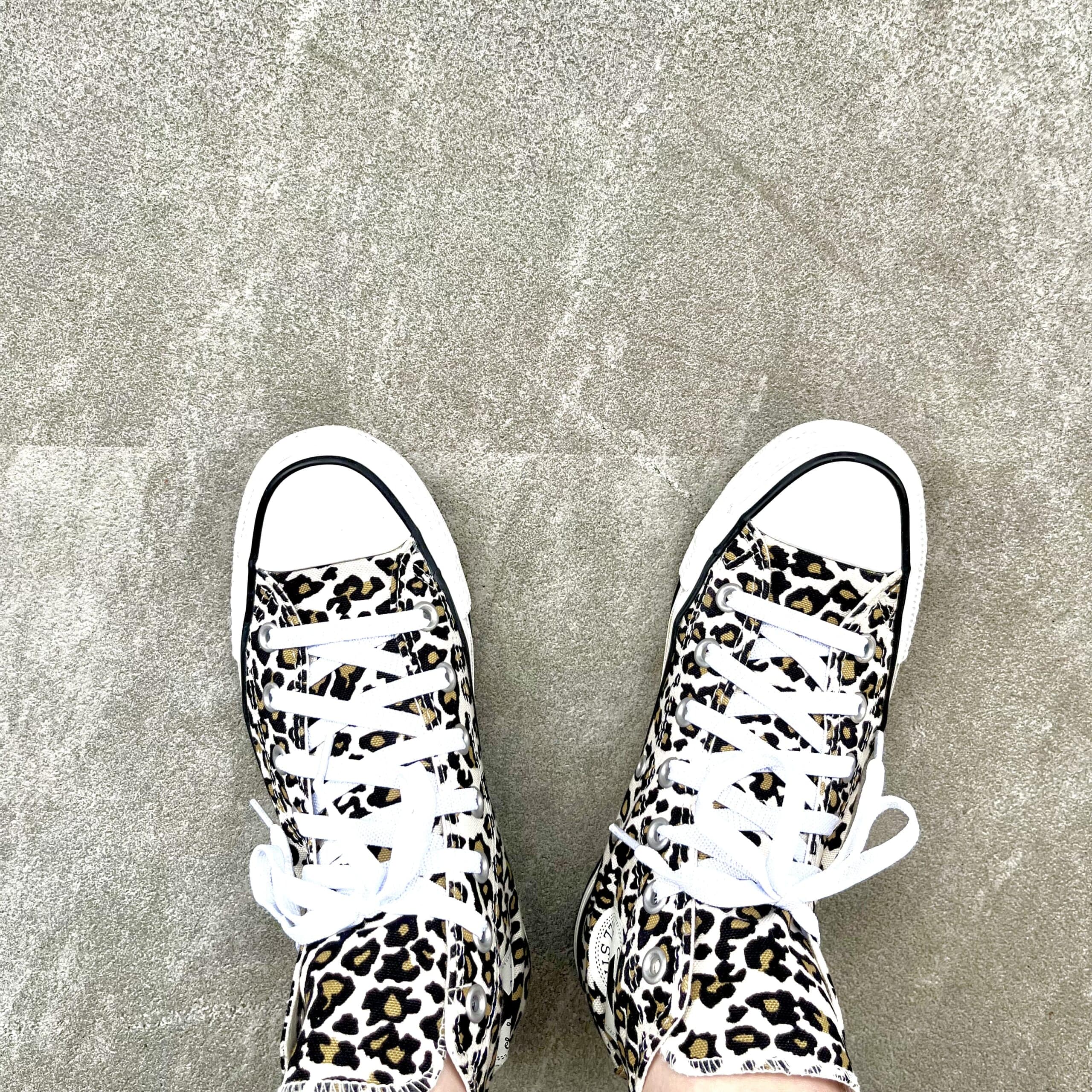 靴　スニーカー