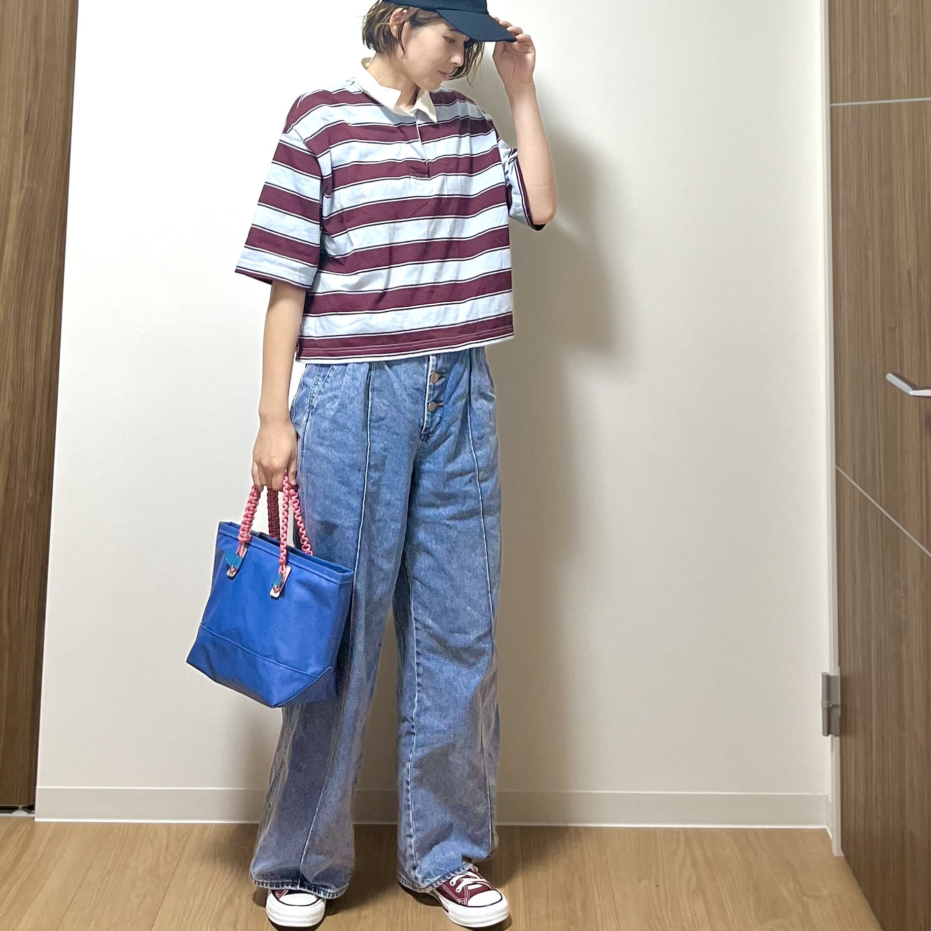 服　コーデ　スニーカー