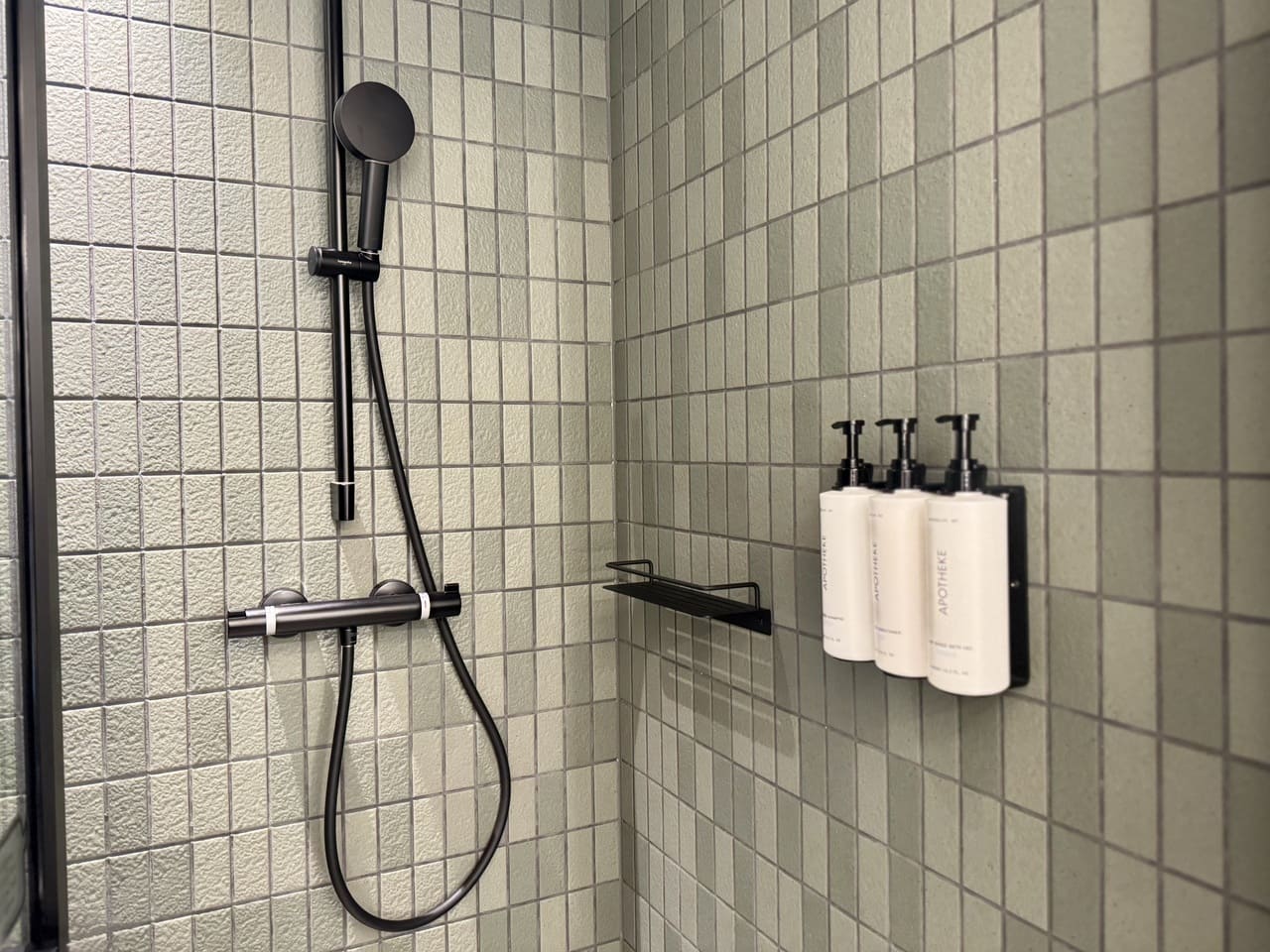 「キャプション by Hyatt 兜町 東京」スタンダードシャワールーム