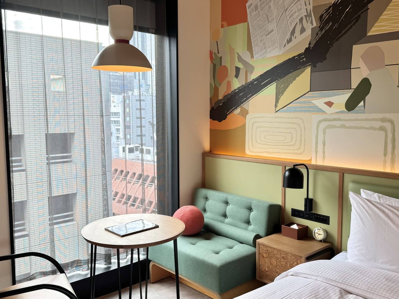 「キャプション by Hyatt 兜町 東京」スタンダード客室インテリア