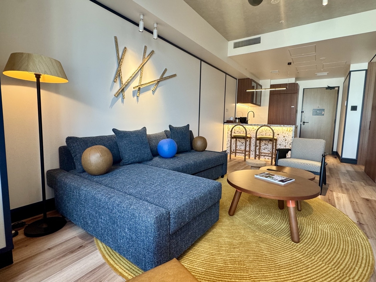 「キャプション by Hyatt 兜町 東京」スイートルーム